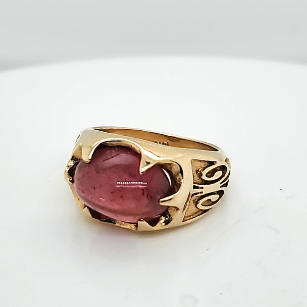 14kt Yellow Gold Oval Rubelite Tourmaline Ring