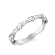 Classic Wedding Band with Graduated Diamond sizes and scalloping design