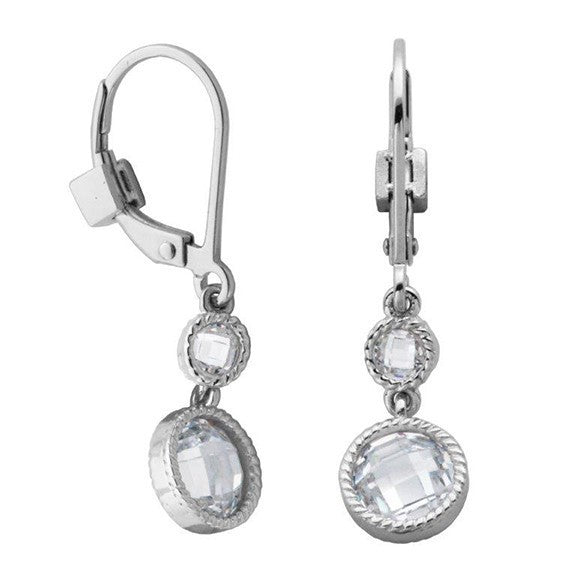A Fashion Earrings from the Essence 30 collection.