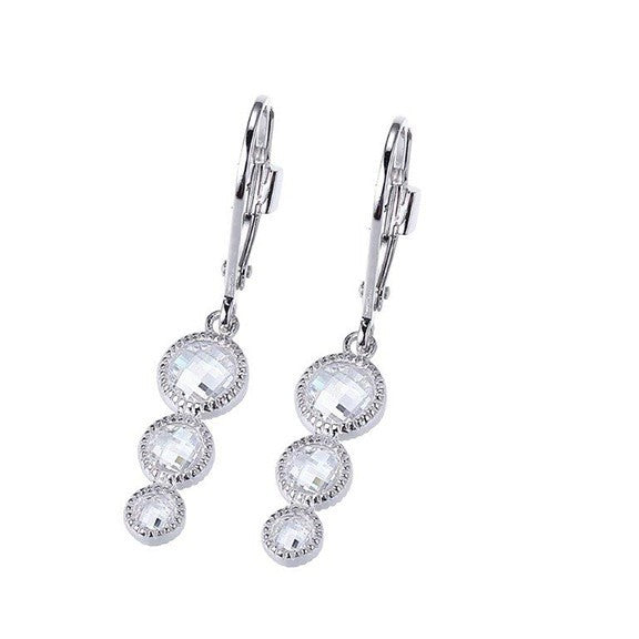 A Fashion Earrings from the ESSENCE collection.