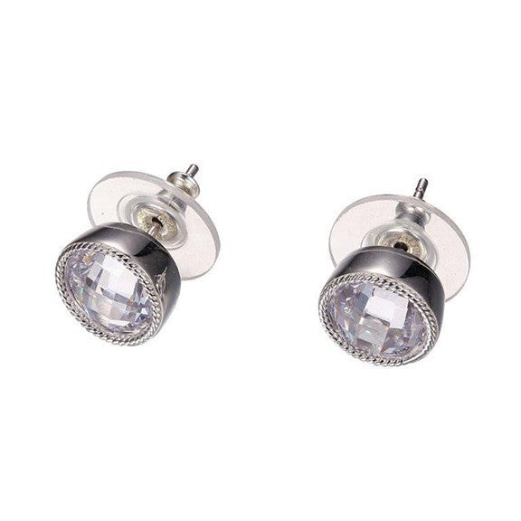 A Fashion Earrings from the ESSENCE collection.