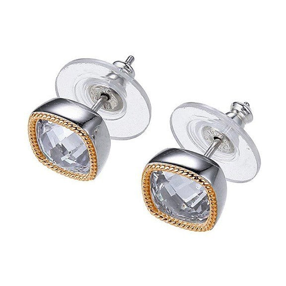 A Fashion Earrings from the ESSENCE collection.