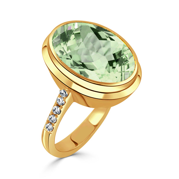 18K YELLOW GOLD DIAMOND RING WITH GREEN AMETHYST CENTER