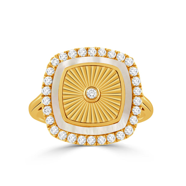 18K YELLOW GOLD DIAMOND RING WITH WHITE MOTHER OF PEARL