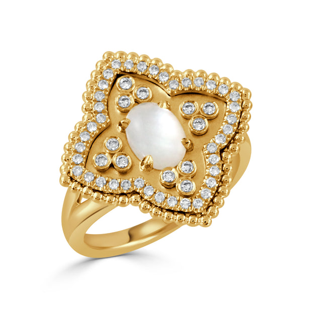 18K YELLOW GOLD DIAMOND RING WITH CABUCHON CUT CLEAR QUARTZ OVER WHITE MOTHER OF PEARL