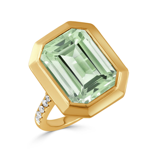 18K YELLOW GOLD DIAMOND RING WITH GREEN AMETHYST CENTER STONE IN SATIN FINISH